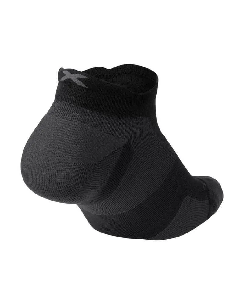 2XU Vectr Cushion No Show Unisex Compression Socks (Black/Titanium)