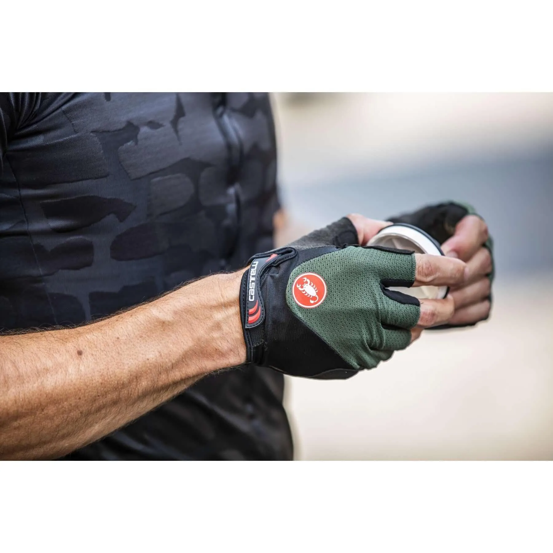 Castelli Arenberg Gel 2 Mens Cycling Gloves (Military Green)