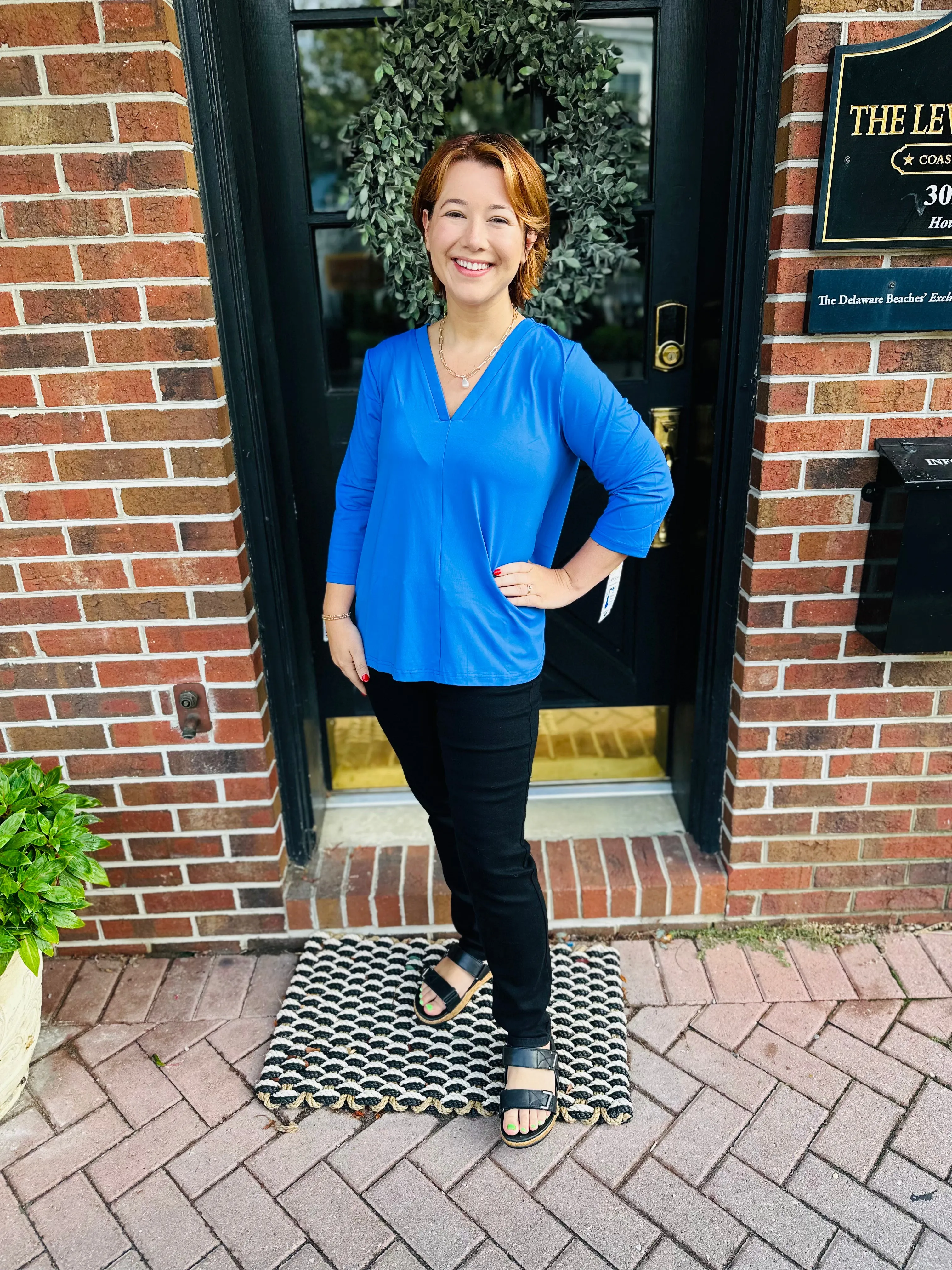 Lulu B Blue V-Neck 3/4 Sleeve Top