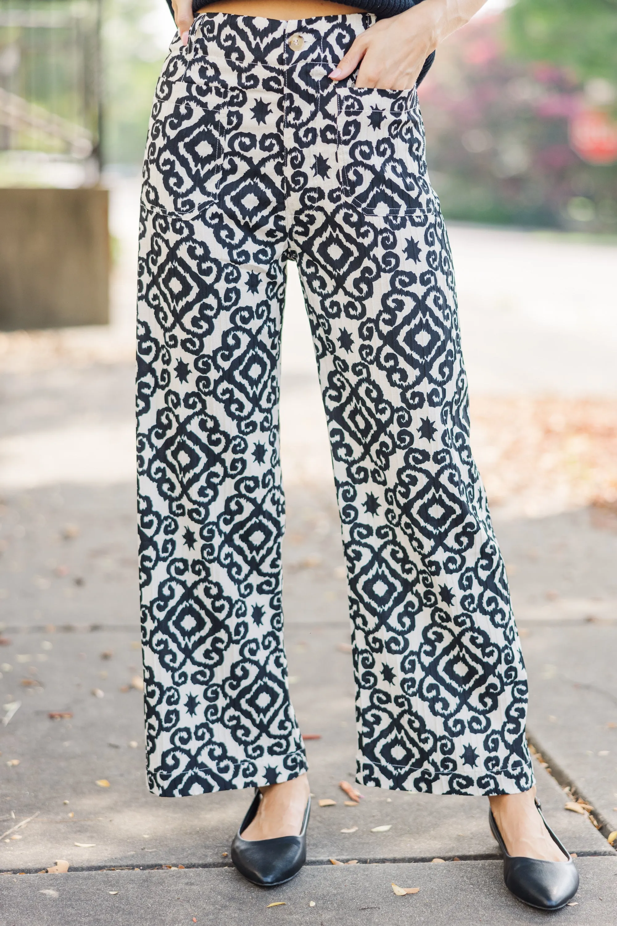 Something To See Black Medallion Print Pants