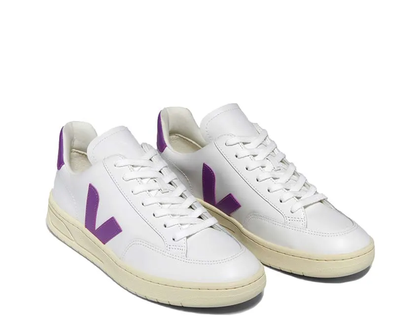 Veja V-12 Leather